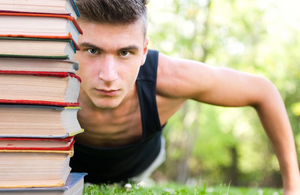 como ajudar seu filho a equilibrar escola e esporte